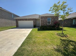 8216 Hawkview Dr, Fort Worth, TX 76179