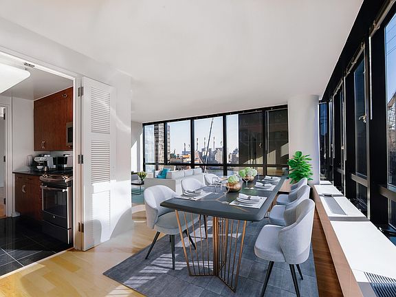 3rd image of 420 E 61st St APT 11
