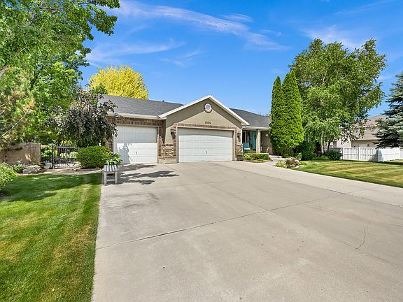 3rd image of 10034 S Jordan Crest Cir