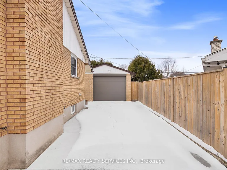 185 Burlington St #BASEMENT — Photo 2