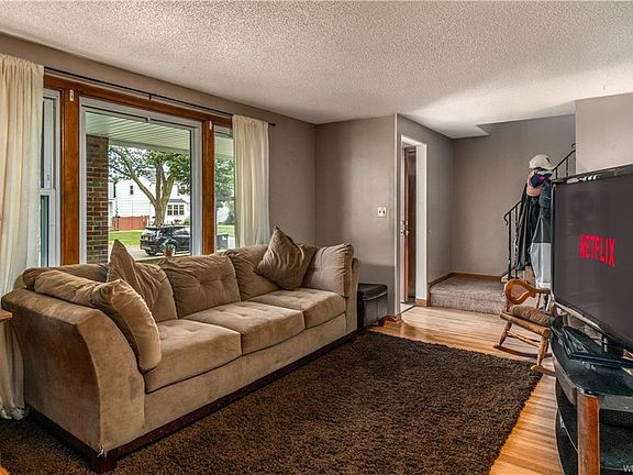 4th image of 119 Fancher Ave