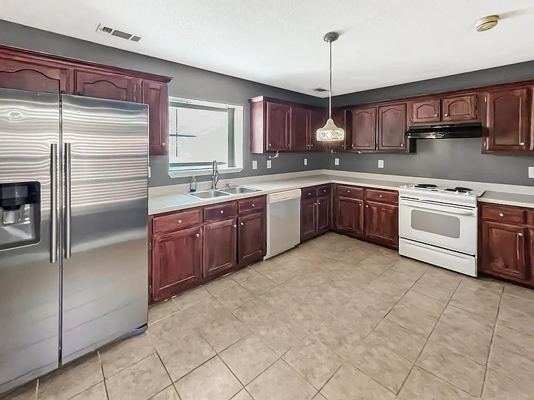 3903 Black Walnut Dr — Photo 7