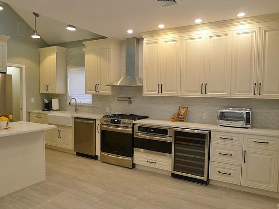 4th image of 219 Beach 148 St #2