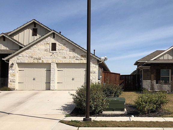 2nd image of 424 Vista Portola Loop