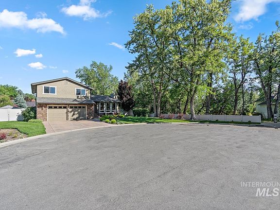 3rd image of 2205 S Tawny Woods Pl