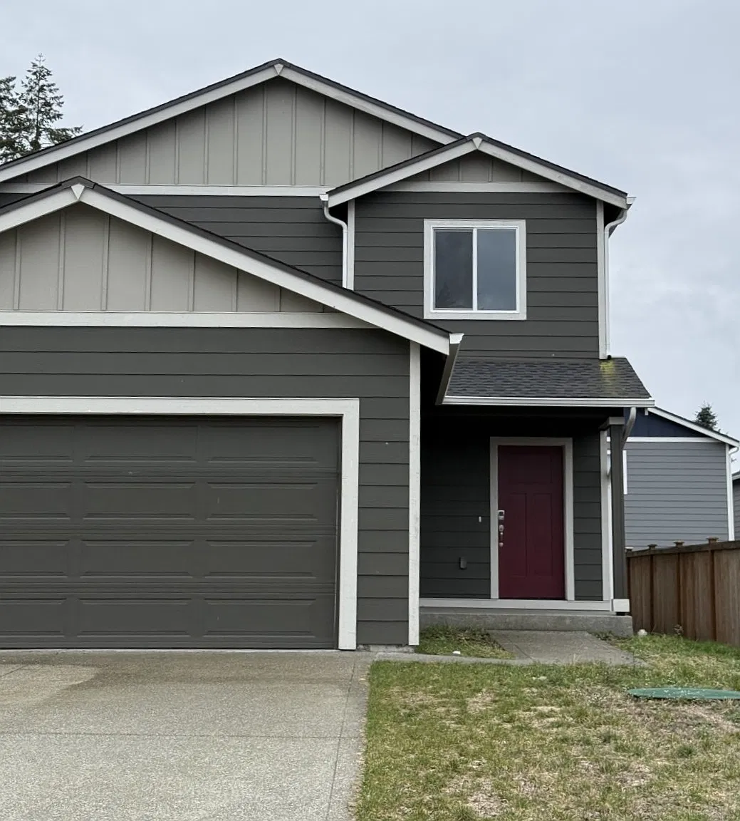 4 bed, 2.5 bath, 2402 sqft, $2,995 — Photo 1