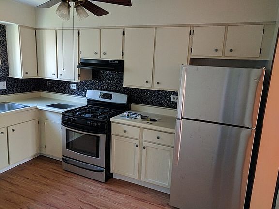 3rd image of 677 Marilyn Ave APT D