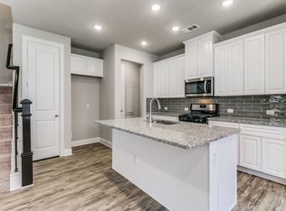 580 Hutchinson Ln, Lewisville, TX 75077