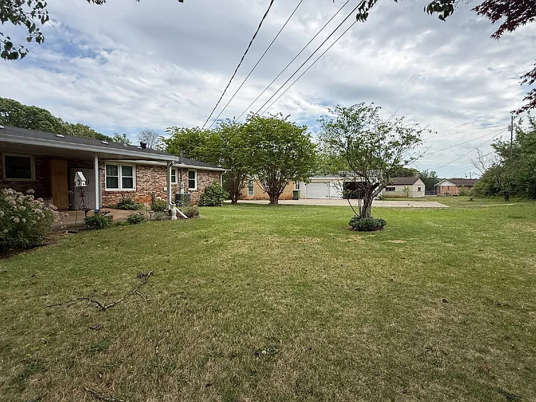 413 Harolds Dr NW — Photo 40