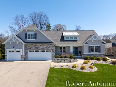 2352 Lake Birch Ct NE, Grand Rapids, MI, 49525