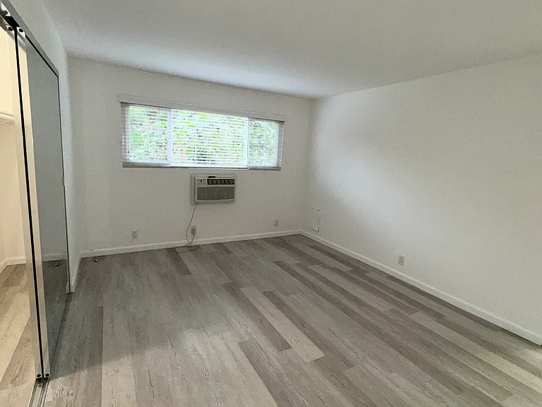 11305 Graham Pl — Photo 28