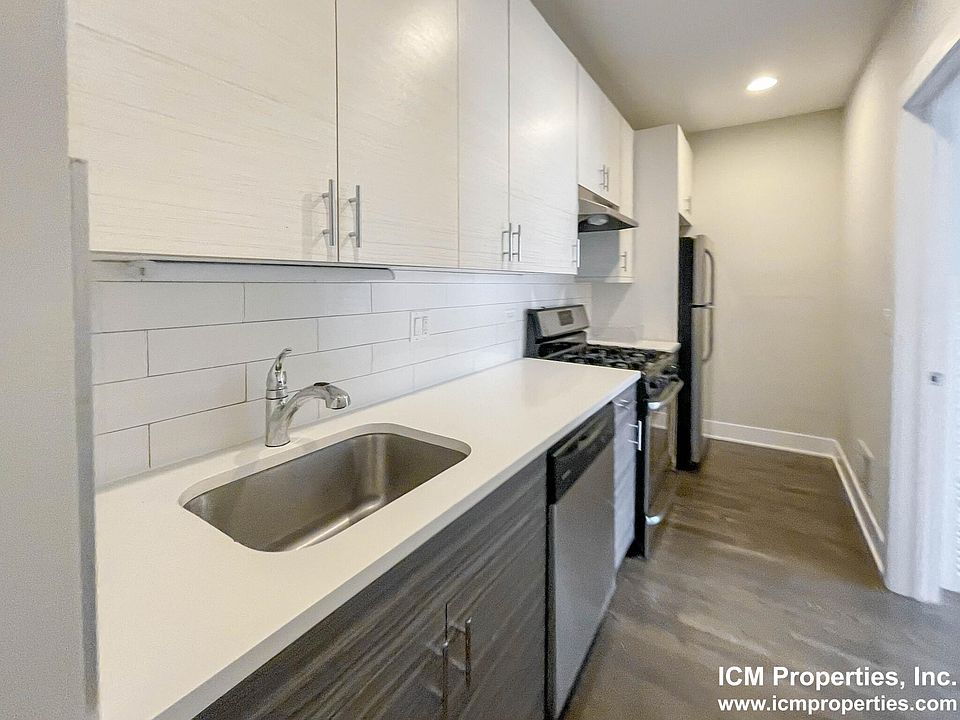 1st image of 3923 N Janssen Ave #3919-1E