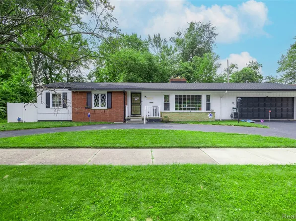 17525 Midland St, Detroit, MI 48227