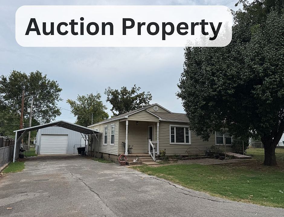 1st image of 305 W 40th Pl