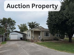 305 W 40th Pl, Sand Springs, OK 74063
