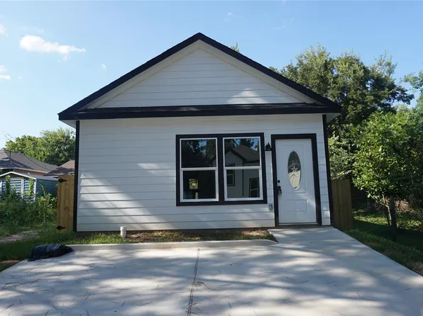 11387 Underwood Street, Willis, TX 77318