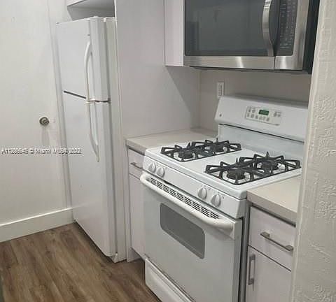 4th image of 1205 Mariposa Ave APT 405