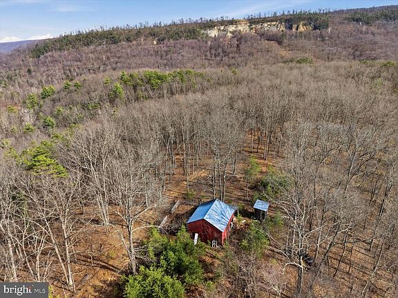3rd image of 494 Sam Hill Ln