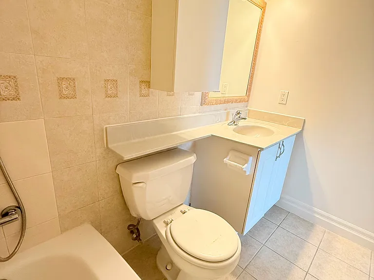 28 Pemberton Ave #1007 — Photo 18