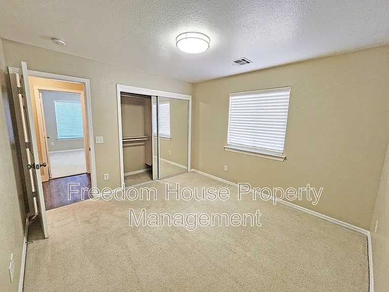 4591 Stoneham St — Photo 34