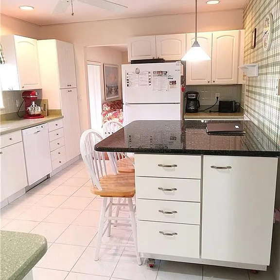 1843 SE Granada Ln — Photo 19