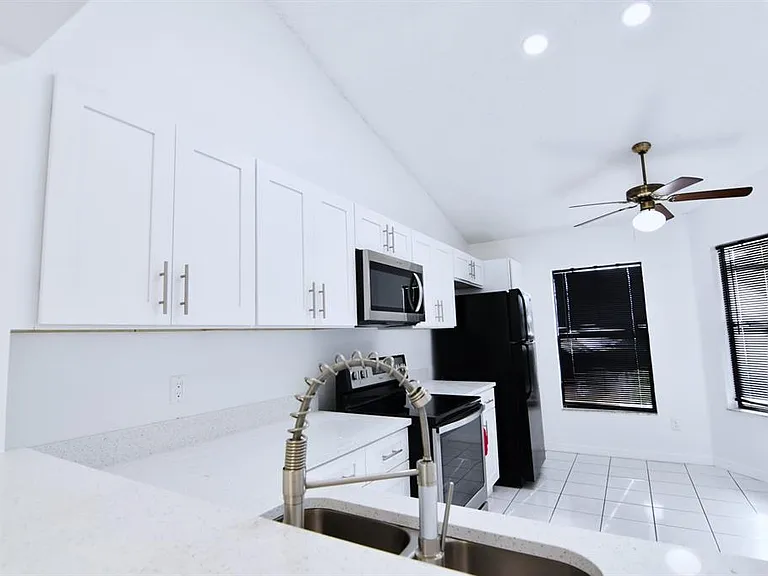 72 Lakepointe Cir — Photo 9