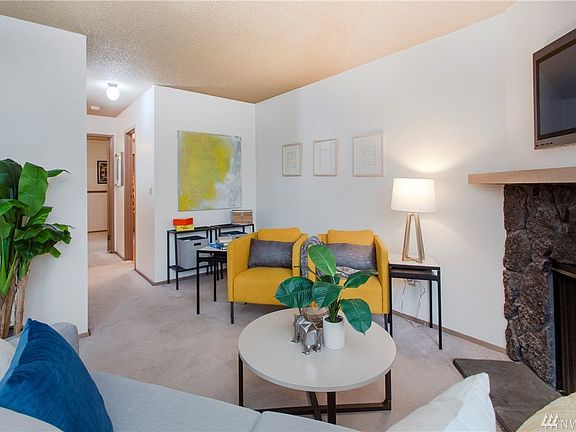 3rd image of 17430 Ambaum Blvd S APT 13