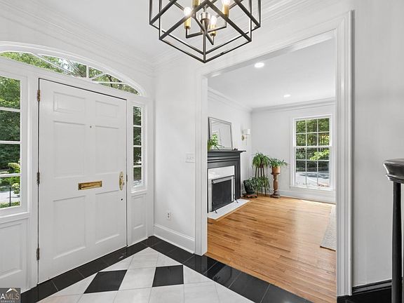 3rd image of 19 Lullwater Pl NE #19