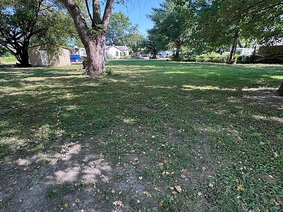 3rd image of 303 E 1st St