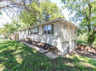 6730 NE Ridgeway Ave, Kansas City, MO 64119