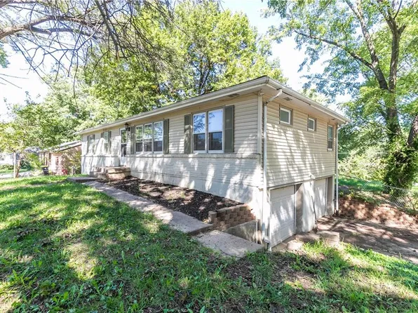 6730 NE Ridgeway Ave, Kansas City, MO 64119