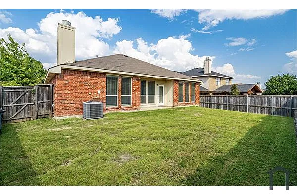 Building Photo - 3601 Peacock Pl