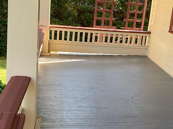 2nd image of 224 Parkway Dr #1