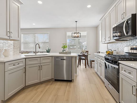 3rd image of 696 S Wellston Ln