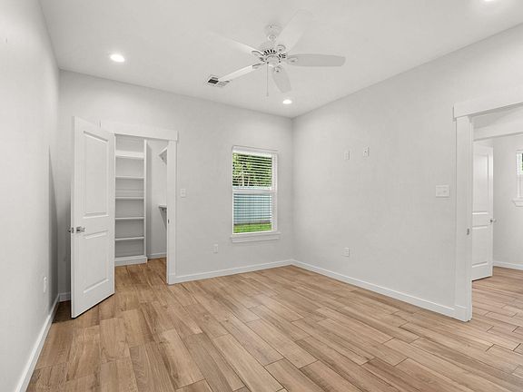4th image of 617 E Center St #B