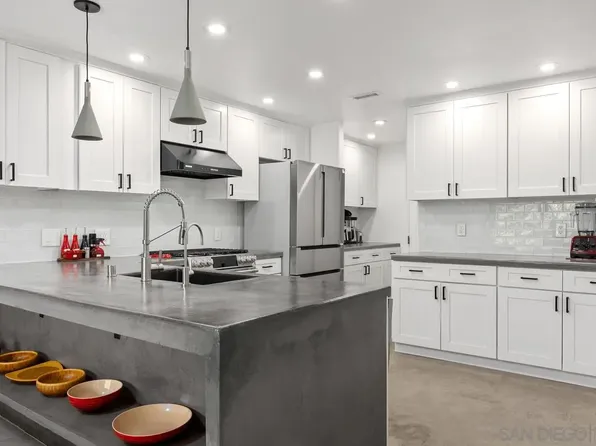 3152 Avenida Topanga, Carlsbad, CA 92009