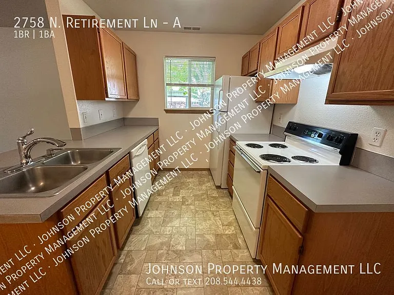 2758 N Retirement Ln #A — Photo 4