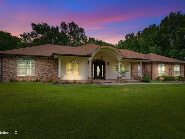 7446 Lazy Acres Rd, Pass Christian, MS 39571