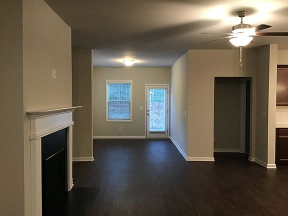 3rd image of 3620 Moon Crest Dr