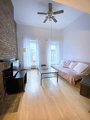 2nd image of 205 W 84th St APT 4C