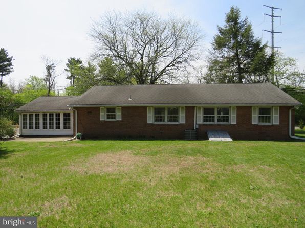 756 Yardville Allentown Rd, Trenton, NJ 08620