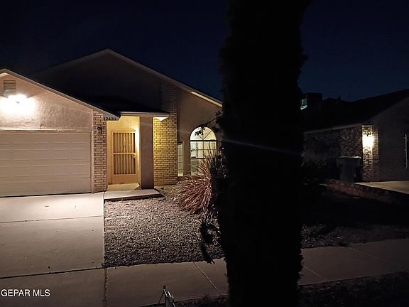 3rd image of 12420 Flora Alba Dr