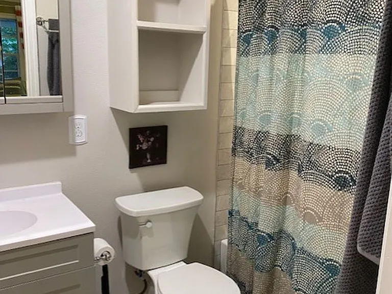1321 Kings Dr — Photo 7