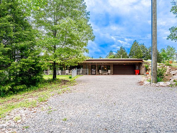 2nd image of 971 Constantine Rd