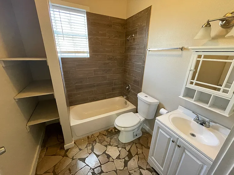 102 Bailey Avenue - 1 — Photo 6