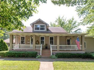 110 Lincoln Ave, Fox River Grove, IL 60021