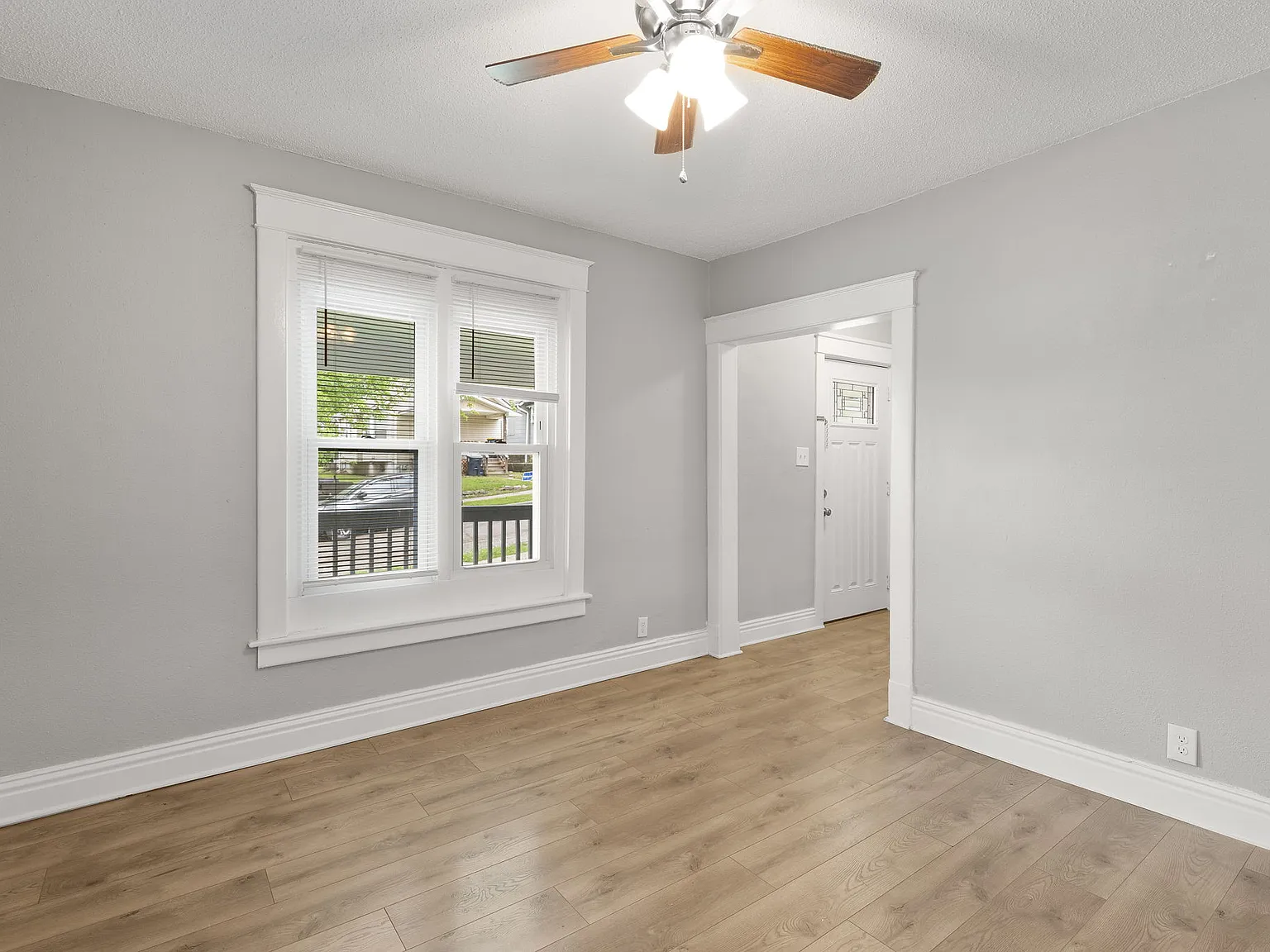 2 bed, 801 sqft, $1,200 — Photo 3
