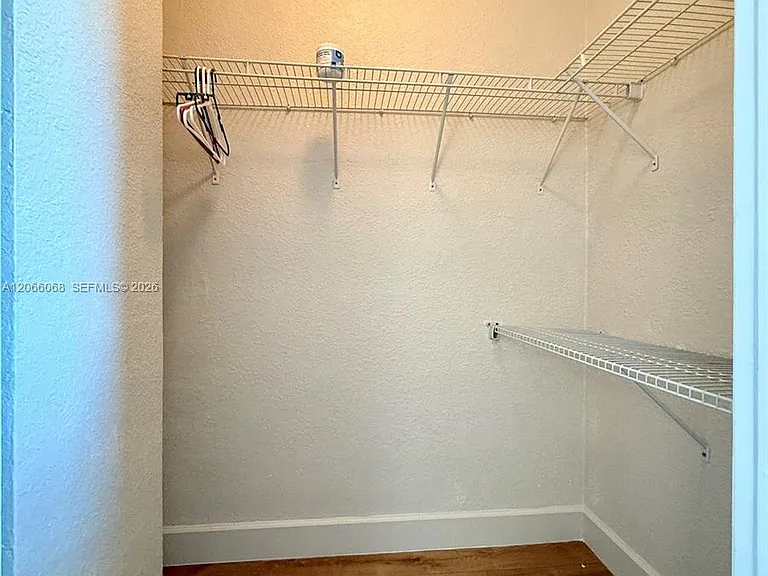 7501 E Treasure Dr #3H — Photo 20