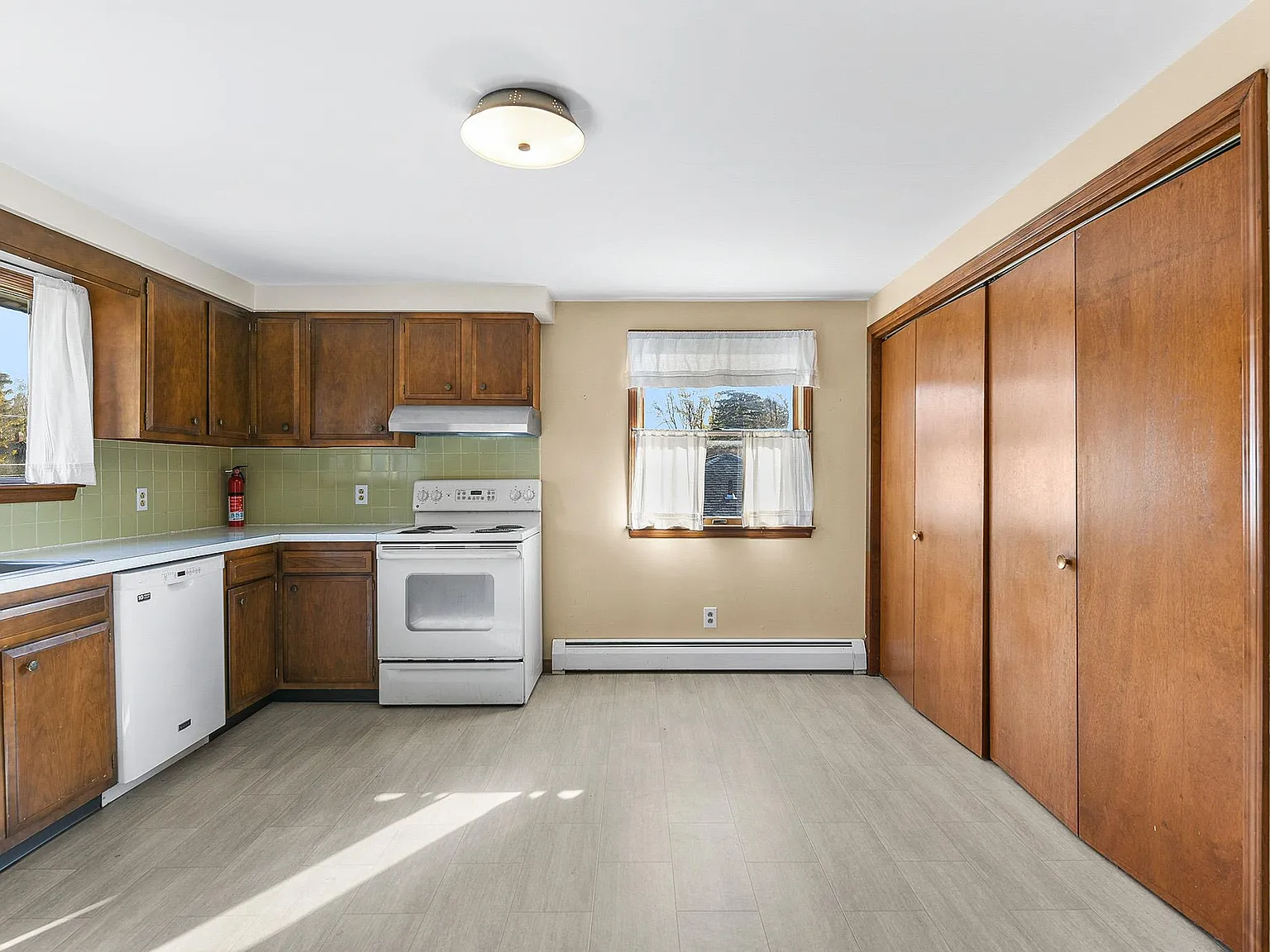 92 Gordon St — Photo 4