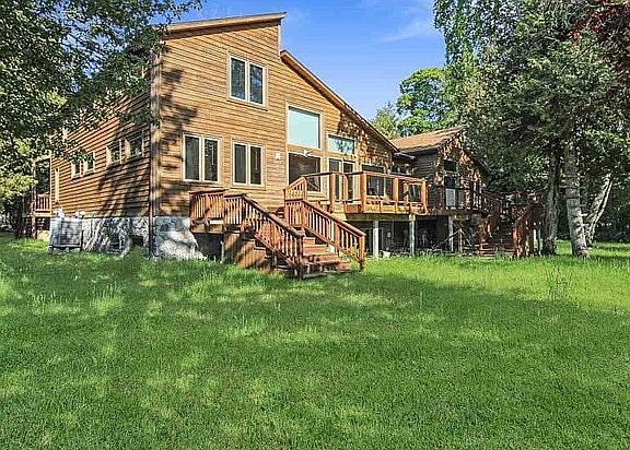 2nd image of 415 Lake Shore Dr